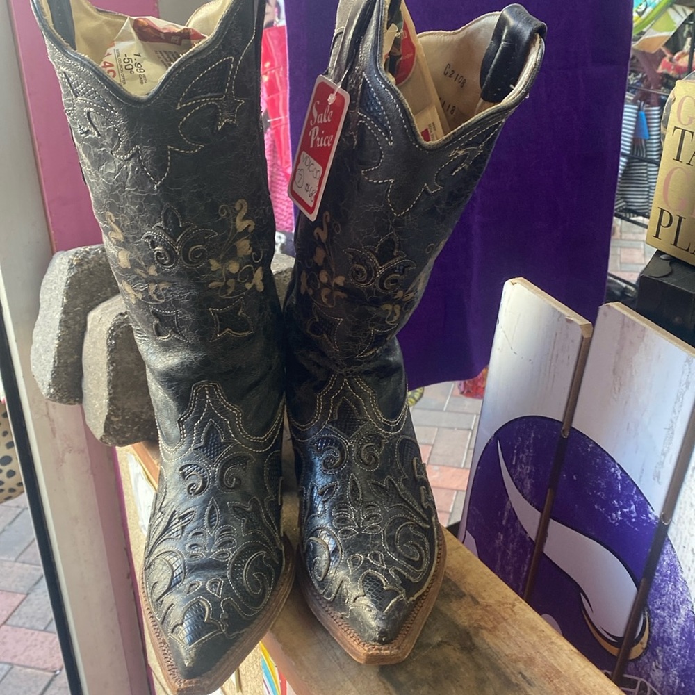 Great boots by Alcalas
